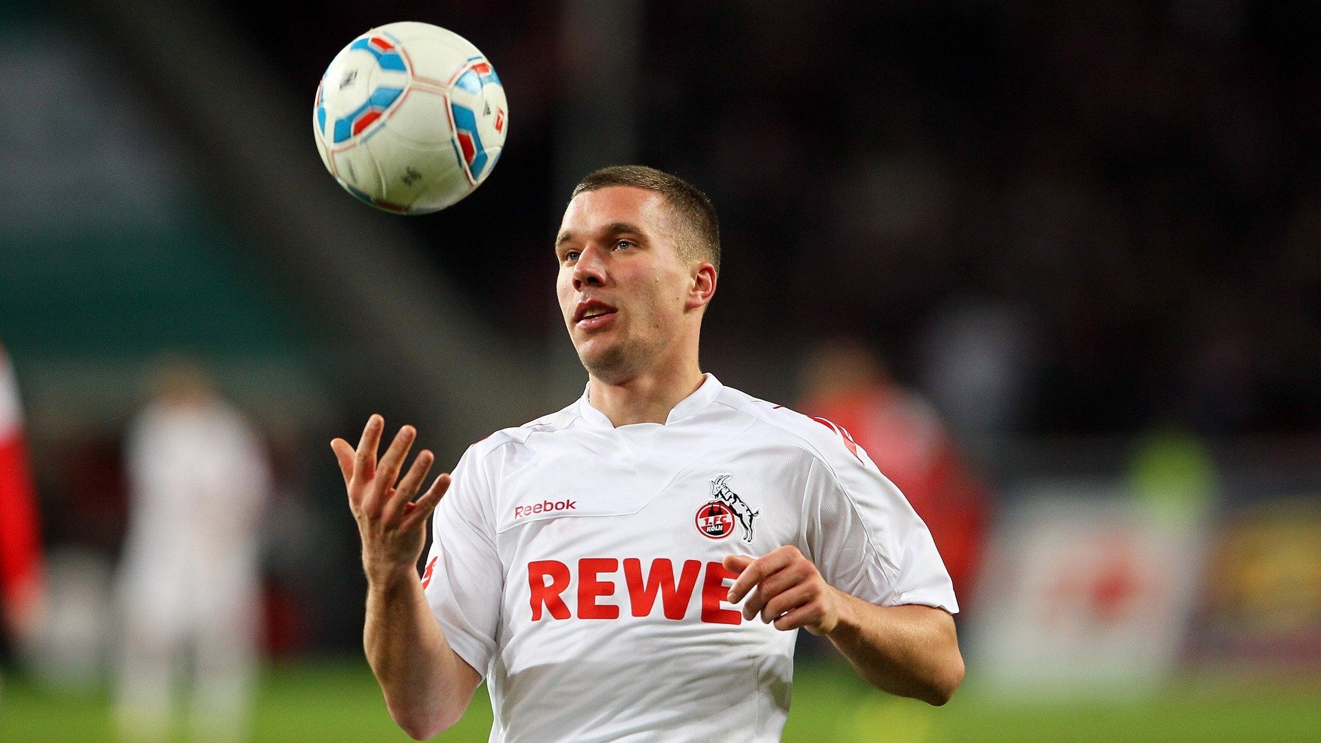 青少年“拼搏精神”公益影像展在南京隆重开幕，传递正能量，青少年公益活动照片